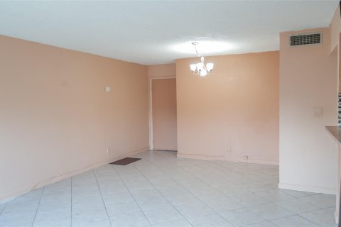 Copropriété à vendre à Lauderhill, Floride: 1 chambre, 83.61 m2 № 1152176 - photo 26