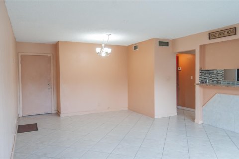 Copropriété à vendre à Lauderhill, Floride: 1 chambre, 83.61 m2 № 1152176 - photo 25