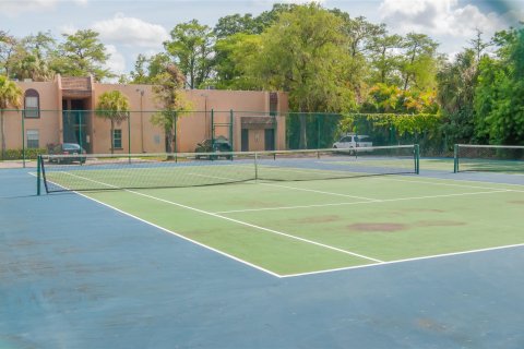 Condo in Lauderhill, Florida, 1 bedroom  № 1152176 - photo 12