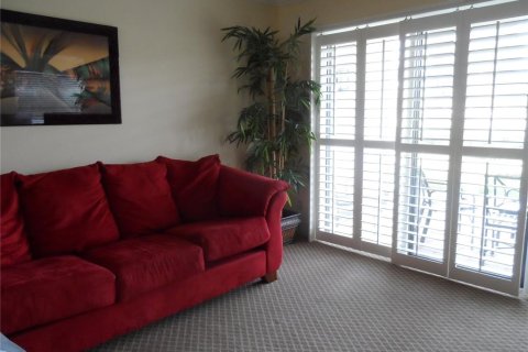 Condo in Wesley Chapel, Florida, 3 bedrooms  № 1376647 - photo 6