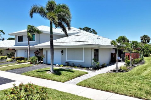 Copropriété à vendre à Punta Gorda, Floride: 2 chambres, 130.06 m2 № 485148 - photo 1