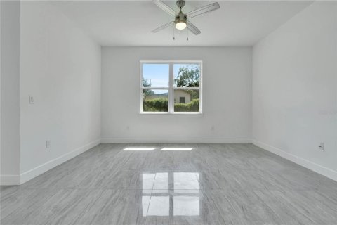 House in Davenport, Florida 4 bedrooms, 166.85 sq.m. № 1382342 - photo 15