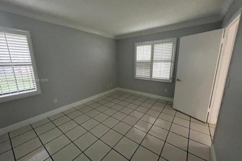 Copropriété à vendre à Hialeah, Floride: 2 chambres, 71.53 m2 № 845735 - photo 12