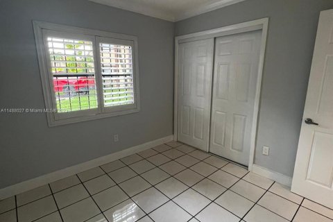 Condominio en venta en Hialeah, Florida, 2 dormitorios, 71.53 m2 № 845735 - foto 7
