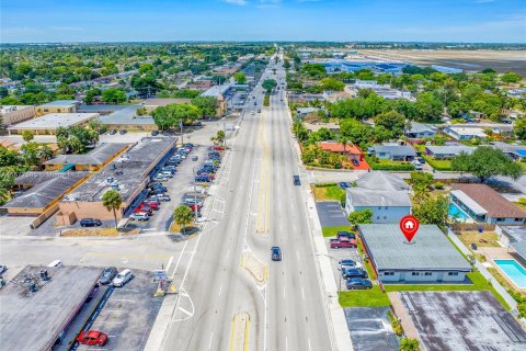 Commercial property in Pembroke Pines, Florida 244.43 sq.m. № 1150759 - photo 14