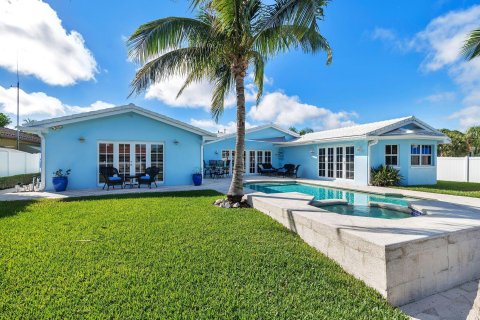 Villa ou maison à vendre à Lake Worth, Floride: 5 chambres, 289.48 m2 № 860755 - photo 25