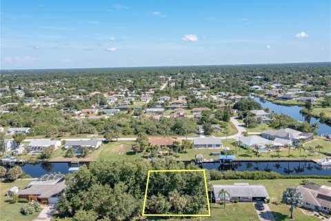 Terreno en venta en Port Charlotte, Florida № 243534 - foto 1