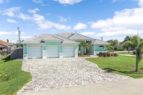 Casa en venta en Cape Coral, Florida, 4 dormitorios, 240.06 m2 № 1144377 - foto 7