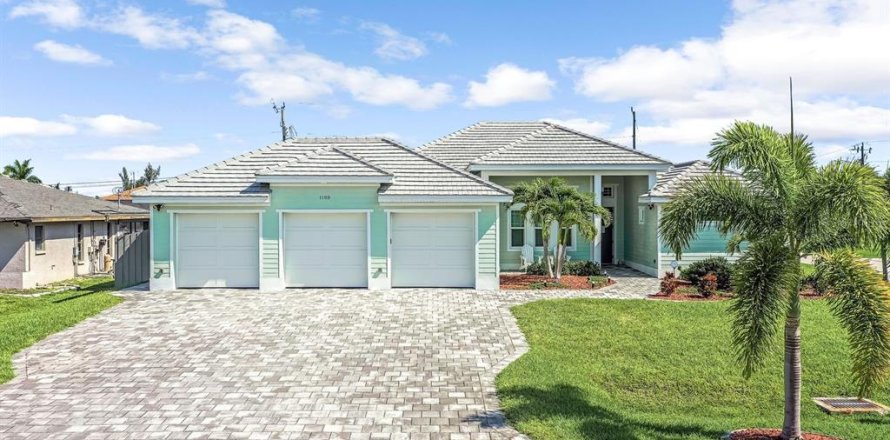 Casa en Cape Coral, Florida 4 dormitorios, 240.06 m2 № 1144377