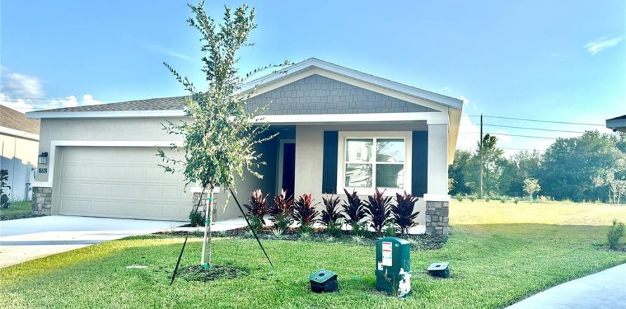 House in Winter Haven, Florida 4 bedrooms, 195.93 sq.m. № 1369927