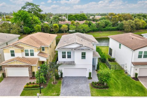 Villa ou maison à vendre à Deerfield Beach, Floride: 4 chambres, 203.46 m2 № 1081708 - photo 17