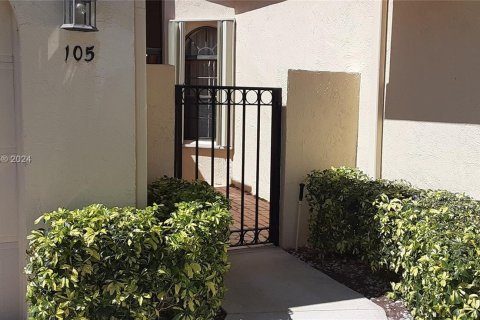 Townhouse in Boynton Beach, Florida 3 bedrooms, 151.24 sq.m. № 1119393 - photo 4