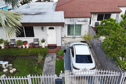 Propiedad comercial en venta en Miami, Florida, 198.07 m2 № 1351736 - foto 1