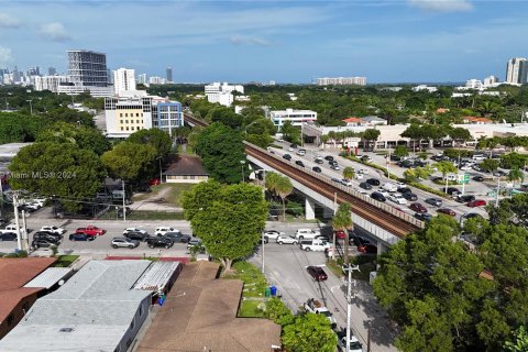 Propiedad comercial en venta en Miami, Florida, 198.07 m2 № 1351736 - foto 6