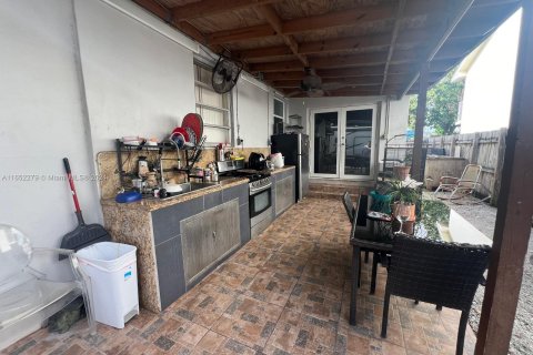 Propiedad comercial en venta en Miami, Florida, 198.07 m2 № 1351736 - foto 17