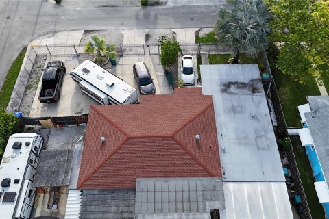 Immobilier commercial à vendre à Miami, Floride: 198.07 m2 № 1351736 - photo 7