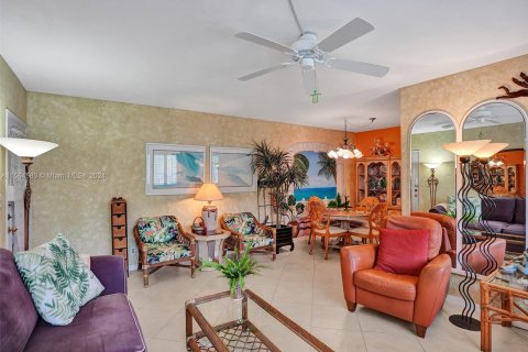 Condo in Fort Lauderdale, Florida, 2 bedrooms  № 1351689 - photo 3