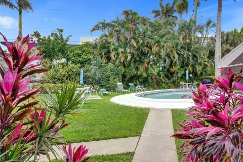 Condo in Fort Lauderdale, Florida, 2 bedrooms  № 1351689 - photo 21