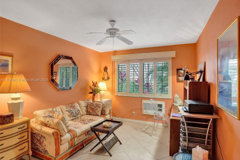 Condo in Fort Lauderdale, Florida, 2 bedrooms  № 1351689 - photo 15