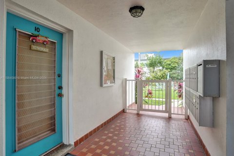 Copropriété à vendre à Fort Lauderdale, Floride: 2 chambres, 82.31 m2 № 1351689 - photo 19