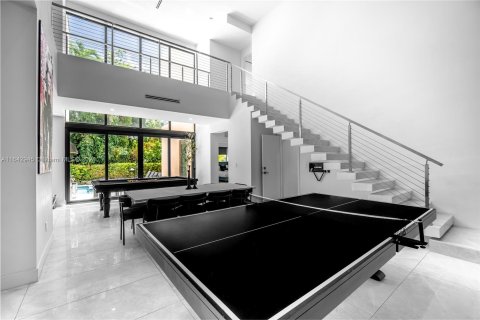 Casa en venta en Miami, Florida, 4 dormitorios, 288.37 m2 № 1321659 - foto 8