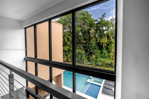 Villa ou maison à vendre à Miami, Floride: 4 chambres, 288.37 m2 № 1321659 - photo 28