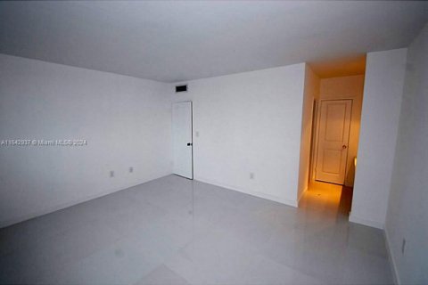 Condominio en venta en Miami Beach, Florida, 1 dormitorio, 78.97 m2 № 1321656 - foto 7