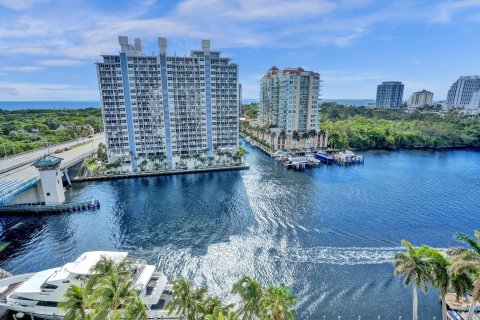 Condo in Fort Lauderdale, Florida, 1 bedroom  № 1135443 - photo 17