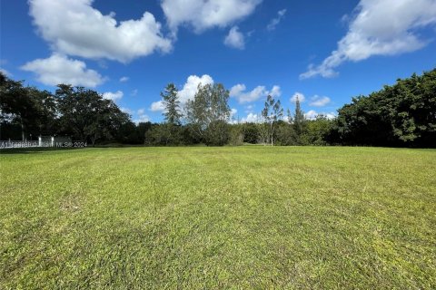 Terreno en venta en Weston, Florida № 1118430 - foto 2