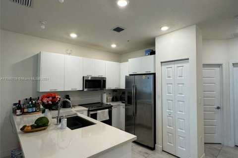 Condo in Doral, Florida, 3 bedrooms in LANDMARK  № 1177994 - photo 5