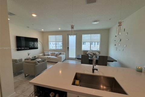 Condominio en venta en Doral, Florida, 3 dormitorios, 102.38 m2 № 1177993 - foto 9