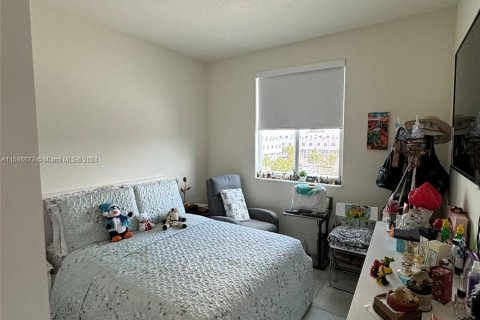 Condo in Doral, Florida, 3 bedrooms in LANDMARK  № 1177993 - photo 12