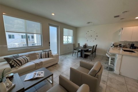 Condominio en venta en Doral, Florida, 3 dormitorios, 102.38 m2 № 1177993 - foto 5