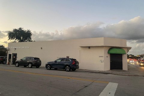 Propiedad comercial en venta en Miami, Florida № 1162341 - foto 3