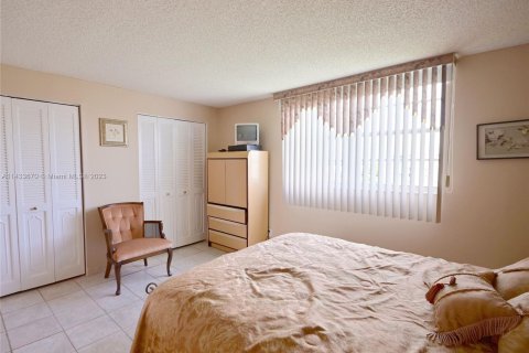 Condo in Dania Beach, Florida, 2 bedrooms  № 660549 - photo 23
