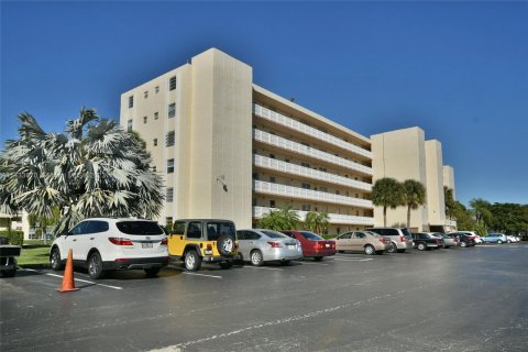 Condominio en venta en Dania Beach, Florida, 2 dormitorios, 110.55 m2 № 660549 - foto 1