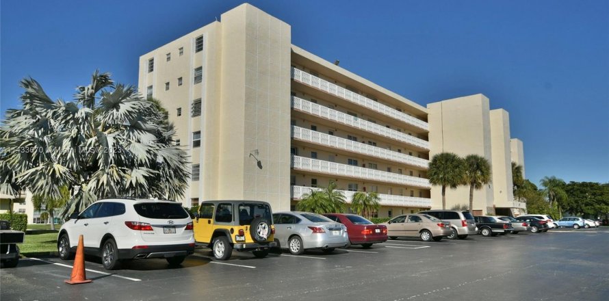 Condominio en Dania Beach, Florida, 2 dormitorios  № 660549