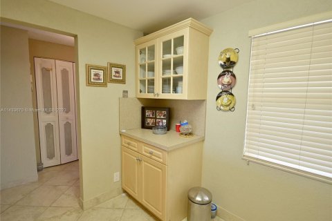 Condominio en venta en Dania Beach, Florida, 2 dormitorios, 110.55 m2 № 660549 - foto 12