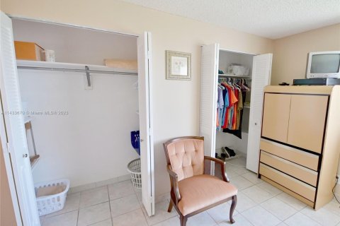 Copropriété à vendre à Dania Beach, Floride: 2 chambres, 110.55 m2 № 660549 - photo 24