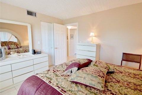 Condo in Dania Beach, Florida, 2 bedrooms  № 660549 - photo 30