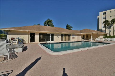 Condominio en venta en Dania Beach, Florida, 2 dormitorios, 110.55 m2 № 660549 - foto 10