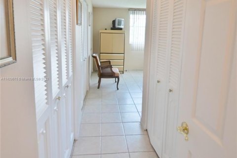 Copropriété à vendre à Dania Beach, Floride: 2 chambres, 110.55 m2 № 660549 - photo 21