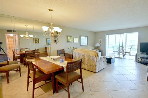 Condominio en venta en Dania Beach, Florida, 2 dormitorios, 110.55 m2 № 660549 - foto 18