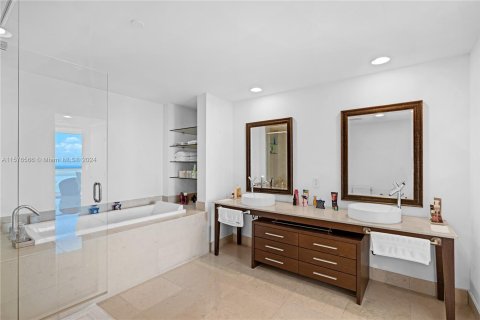 Condo in Miami, Florida, 2 bedrooms  № 1146354 - photo 25