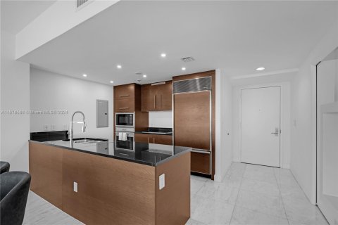 Condo in Miami, Florida, 2 bedrooms  № 1146354 - photo 11