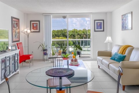 Condo in North Miami Beach, Florida, 3 bedrooms  № 1331012 - photo 4