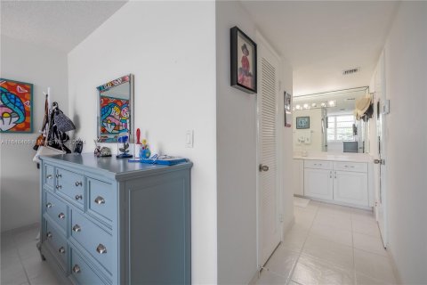 Condominio en venta en North Miami Beach, Florida, 3 dormitorios, 106.37 m2 № 1331012 - foto 16