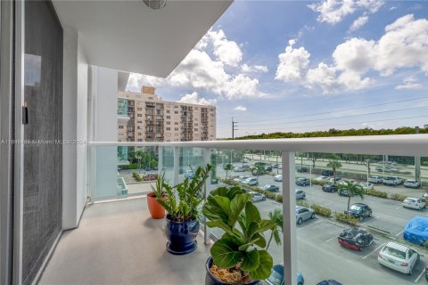 Condo in North Miami Beach, Florida, 3 bedrooms  № 1331012 - photo 27