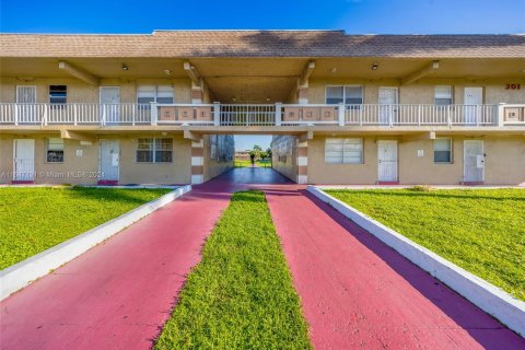 Condominio en venta en Miami Gardens, Florida, 1 dormitorio, 57.6 m2 № 1332170 - foto 19