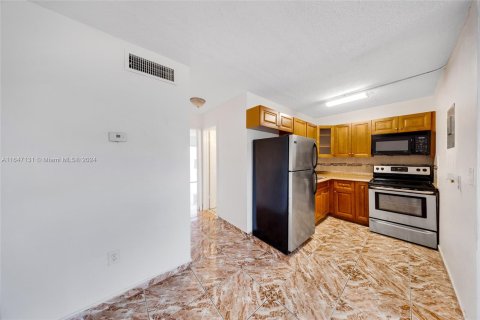 Condominio en venta en Miami Gardens, Florida, 1 dormitorio, 57.6 m2 № 1332170 - foto 13